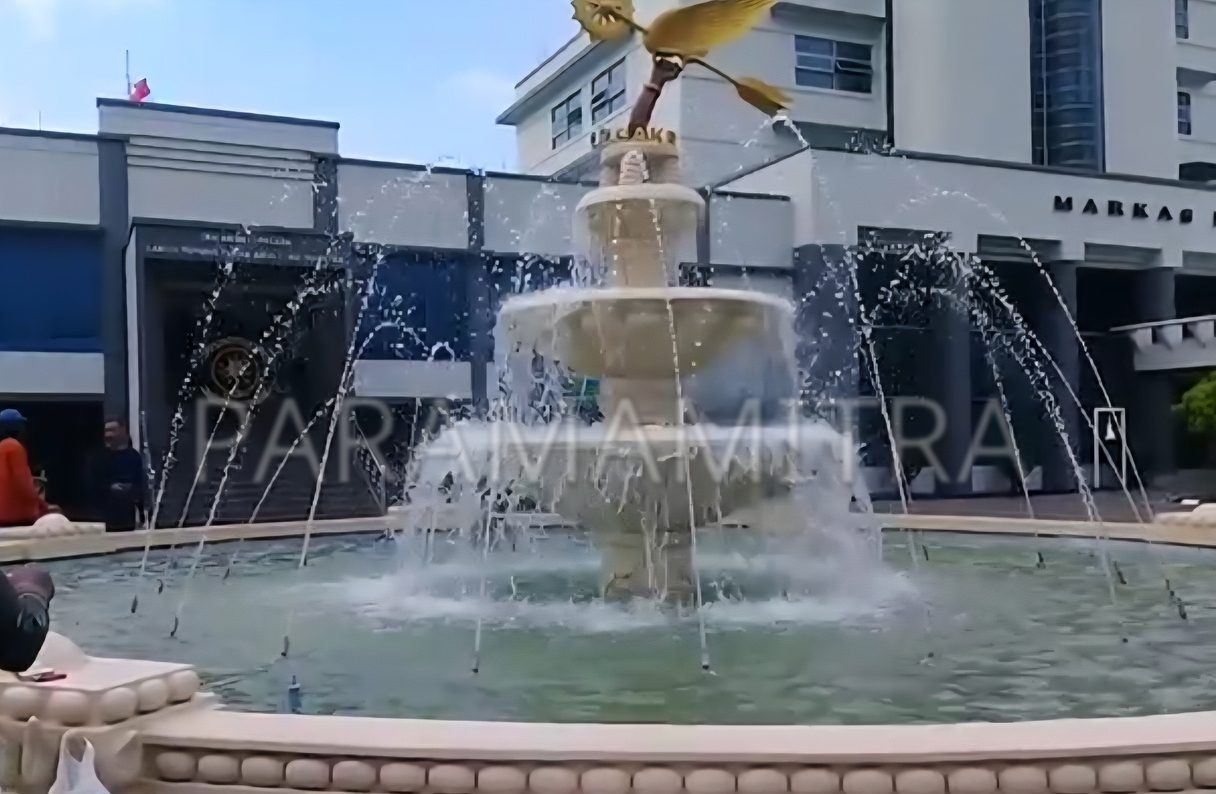 Air Mancur Koarmada II Surabaya photo 3